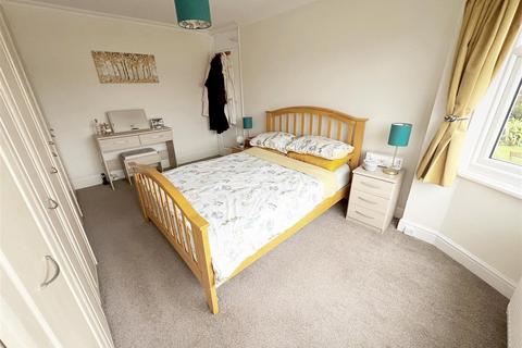 5 Christine Place, Grimsby, DN33 2JP