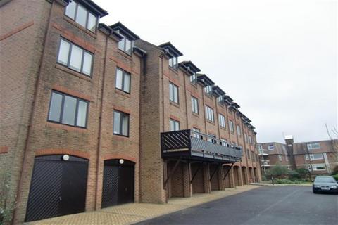 2 bedroom retirement property to rent, 32 Riverside Court, Station Road RH20