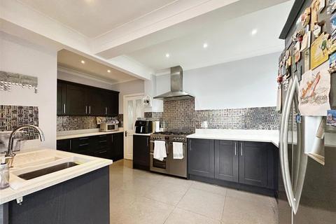 26 Derrymore Road, Willerby, Hull, HU10 6ES
