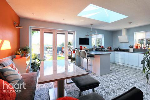 77 Northway, Stoughton, Guildford, GU2 9SG