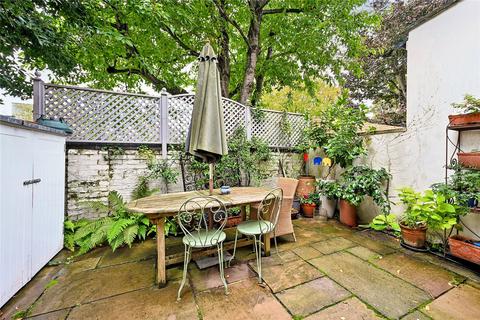 4 bedroom terraced house for sale, Bronsart Road, Fulham, London, SW6