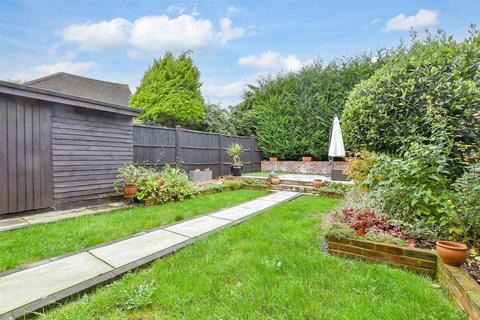 3 bedroom semi-detached house for sale, Yewlands Close, Banstead, Surrey