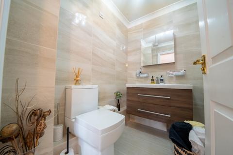 18d Abbey Lane Dell, Sheffield, S8 0BZ