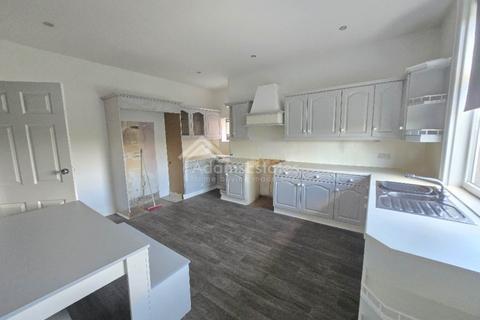 undefined, Pynate Rd, Batley