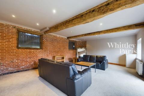 4 bedroom barn conversion for sale, Wymondham Road, Norwich NR16