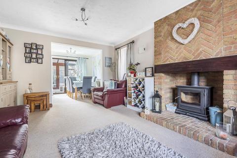 4 bedroom detached house for sale, Carterton,  Oxfordshire,  OX18