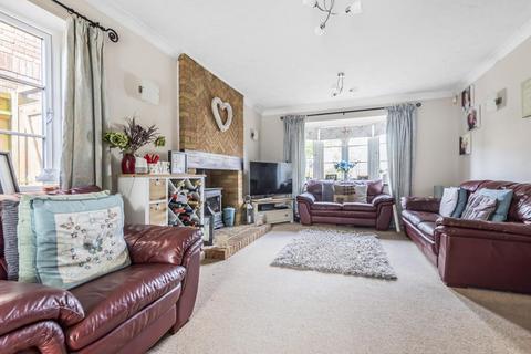 4 bedroom detached house for sale, Carterton,  Oxfordshire,  OX18