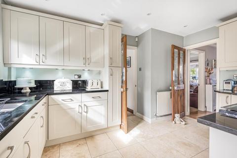 4 bedroom detached house for sale, Carterton,  Oxfordshire,  OX18