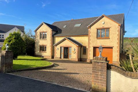 6 bedroom detached house for sale, Clos Yr Afon, Kidwelly