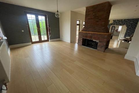 9 Clos Yr Afon, Kidwelly, SA17 4TJ