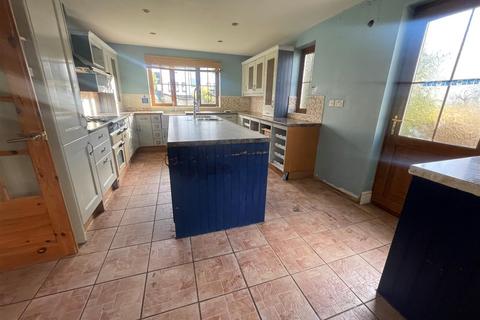 9 Clos Yr Afon, Kidwelly, SA17 4TJ