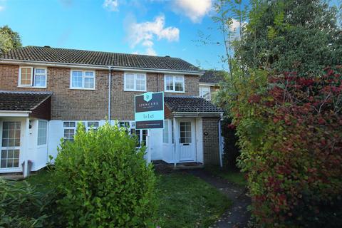 3 bedroom terraced house to rent, Samber Close, Lymington