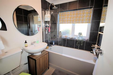 2 bedroom terraced house for sale, Luton Road, Toddington, Dunstable