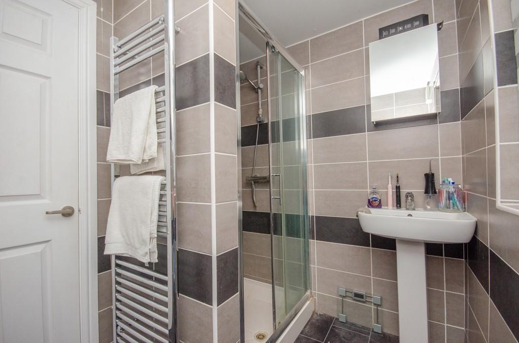 En suite pic 2.jpg