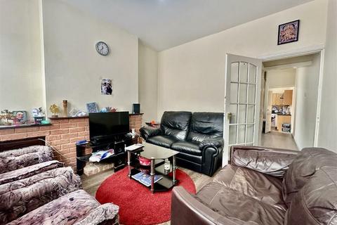 2 bedroom terraced house to rent, Gipsy Road, Belgrave, Leicester LE4