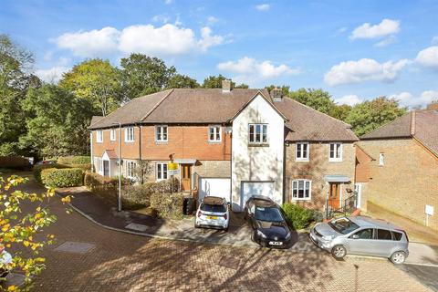 2 bedroom maisonette for sale, Payne Close, Crowborough, East Sussex