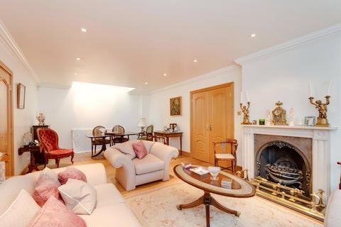 4 bedroom terraced house for sale, Baynes Mews, Belsize Park