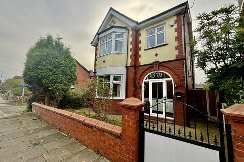 4 bedroom detached house for sale, Manchester Road, Denton