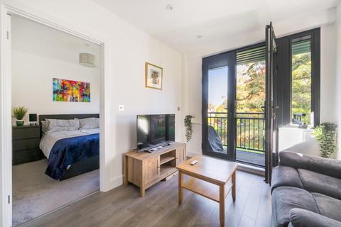 1 bedroom flat for sale, Weybrook House, Weyside Park, Godalming GU7