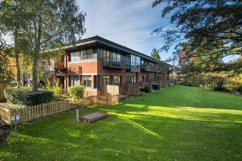 Flat 22, Weybrook House Weyside Park, Godalming, GU7 1XE