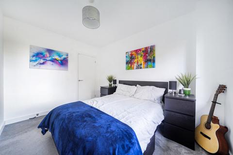 Flat 22, Weybrook House Weyside Park, Godalming, GU7 1XE