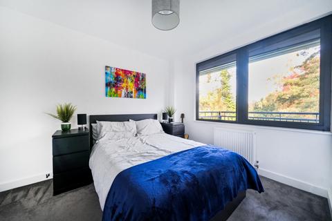 Flat 22, Weybrook House Weyside Park, Godalming, GU7 1XE