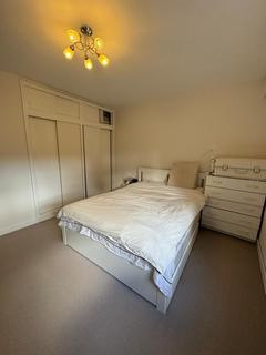 2 bedroom flat to rent, Courtlands, Sheen Road, Richmond, TW10.