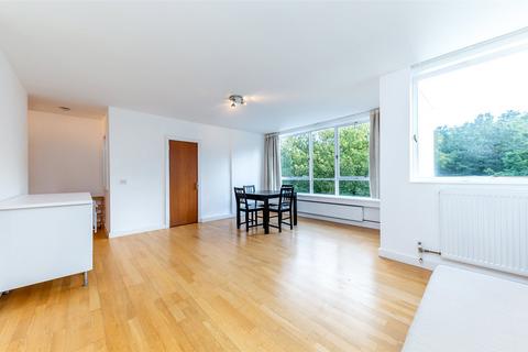 Studio to rent, Avenue Road, N6