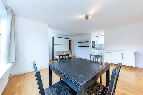 Studio to rent, Avenue Road, N6