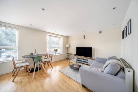 2 bedroom flat for sale, Attenborough Court, Watford, WD19