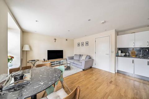 2 bedroom flat for sale, Attenborough Court, Watford, WD19