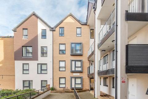 Attenborough Court, Watford, WD19