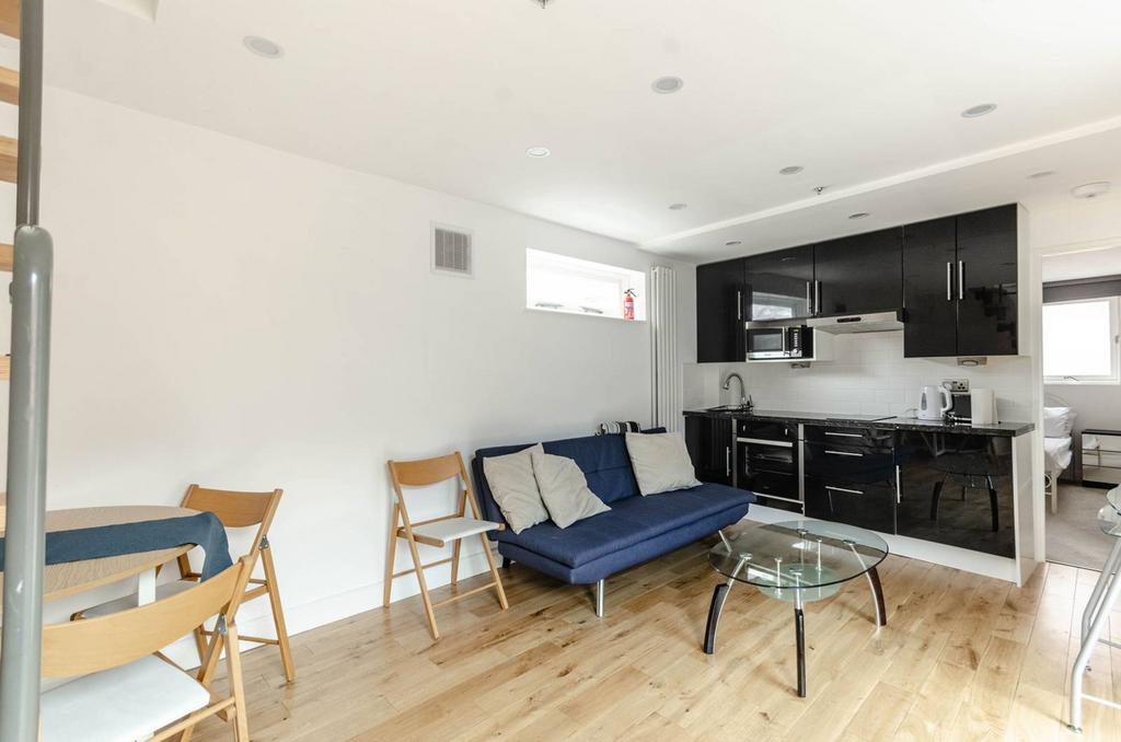 Newport Court, Covent Garden, London... 2 bed flat for sale £650,000