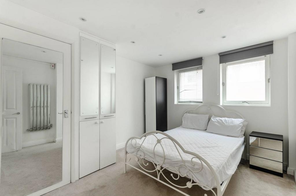 Newport Court, Covent Garden, London... 2 bed flat for sale £650,000