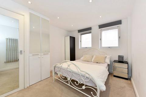 2 bedroom flat for sale, Newport Court, Covent Garden, London, WC2H