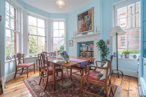 2 bedroom flat for sale, Southwood Lane, Highgate, London N6