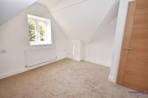 3 bedroom detached house to rent, The Beeches, Wolverhampton