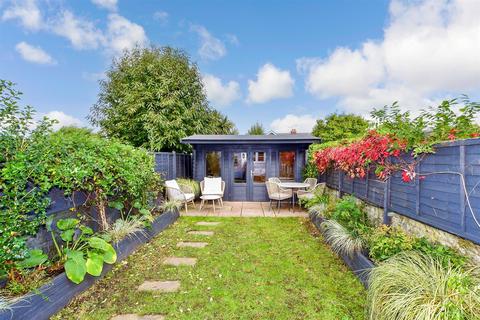 4 bedroom semi-detached house for sale, Cleveland Road, Chichester, West Sussex