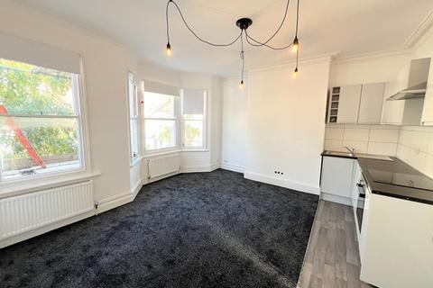 2 bedroom apartment to rent, Upper Hamilton Road, Brighton BN1 5DF