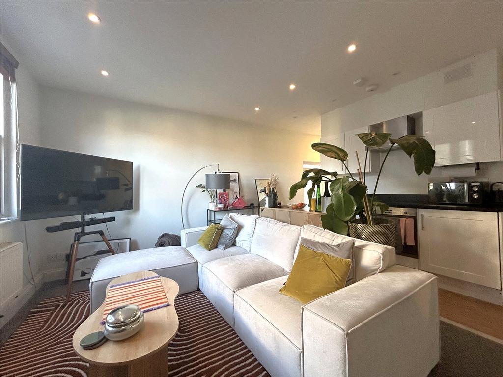 Sheen Road, Richmond 1 bed apartment to rent £1,450 pcm (£335 pw)