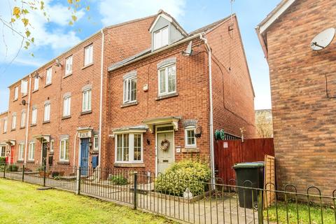 4 bedroom end of terrace house for sale, Edgbaston Drive, Stoke-on-Trent ST4