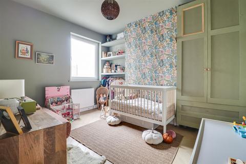 Flat 1, 13a Avenue Road, Westcliff-on-sea, SS0 7PN