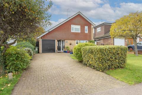 3 bedroom detached house for sale, Crosspaths, Harpenden