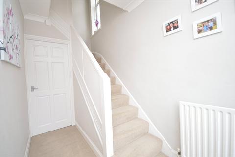 3 bedroom semi-detached house for sale, Southleigh Crescent, Leeds, West Yorkshire