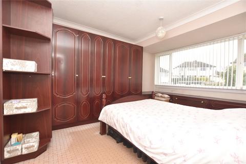 3 bedroom semi-detached house for sale, Southleigh Crescent, Leeds, West Yorkshire