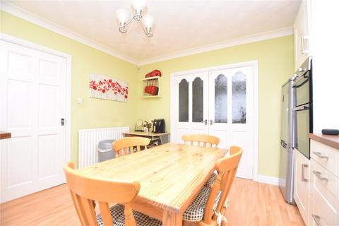 3 bedroom semi-detached house for sale, Southleigh Crescent, Leeds, West Yorkshire