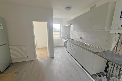 2 bedroom flat for sale, Woodgrange Road, London, E7