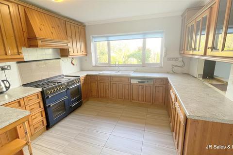 undefined, Plough Hill, Cuffley