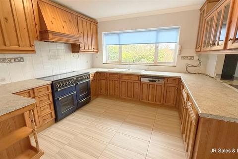 5 bedroom detached house for sale, Plough Hill, Cuffley