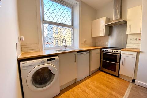 2 bedroom terraced house to rent, Thorncliffe Street, Lindley, Huddersfield